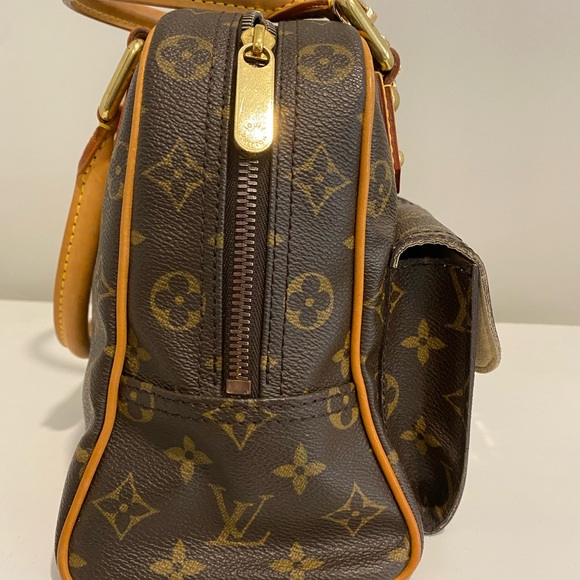 Louis Vuitton Monogram Canvas Manhattan PM Bag - Picture 12 of 16